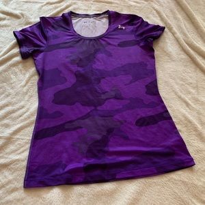 NWOT UNDER ARMOUR “HEAT GEAR” EXERCISE TOP SZ S